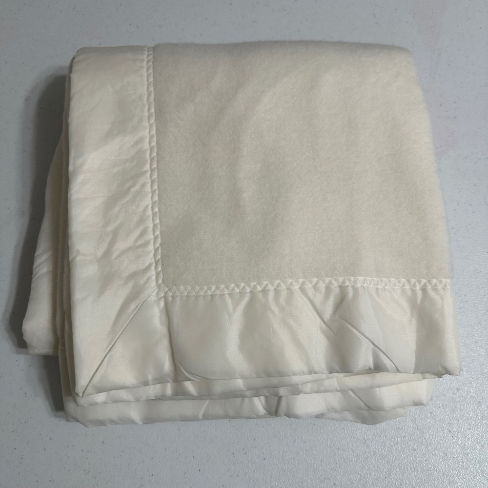 Satin Trim Fleece Baby Receiving Blanket Solid Neutral Cream Vintage Style 34x49